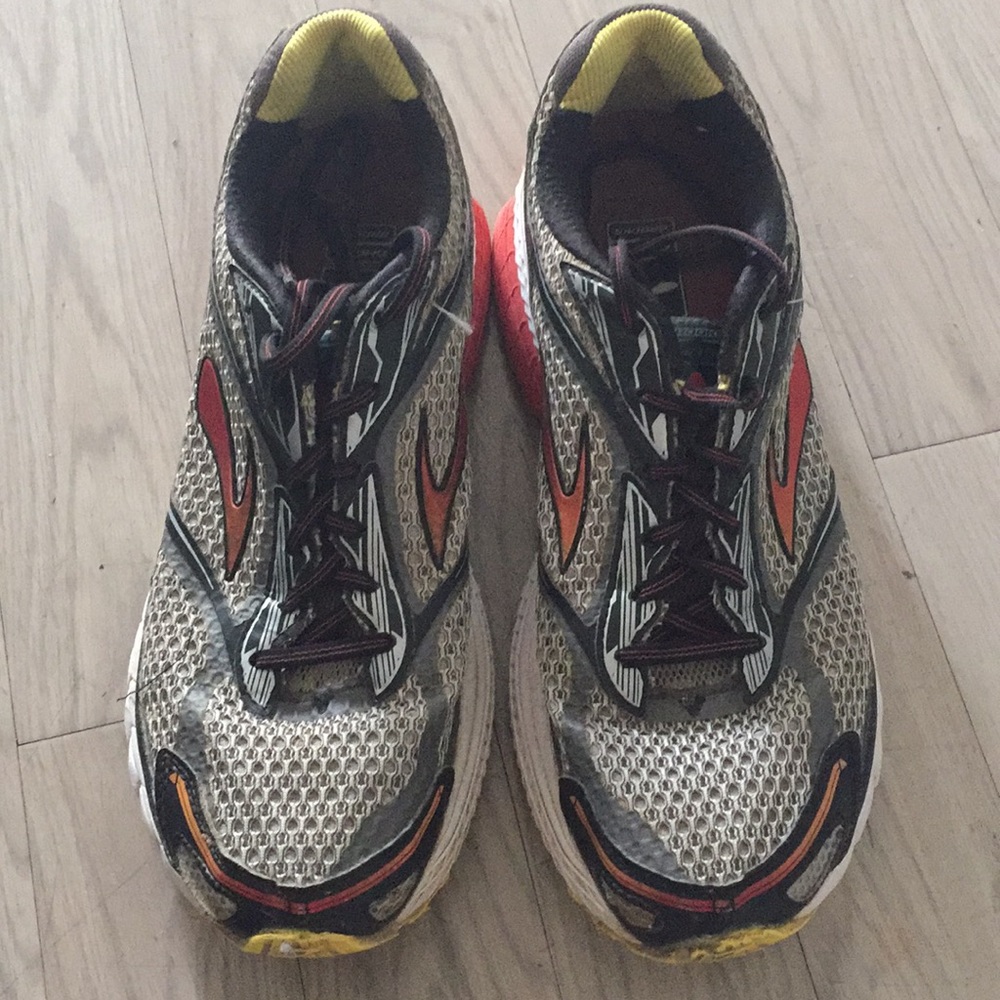 ✨SALE✨Brooks G7 running shoes